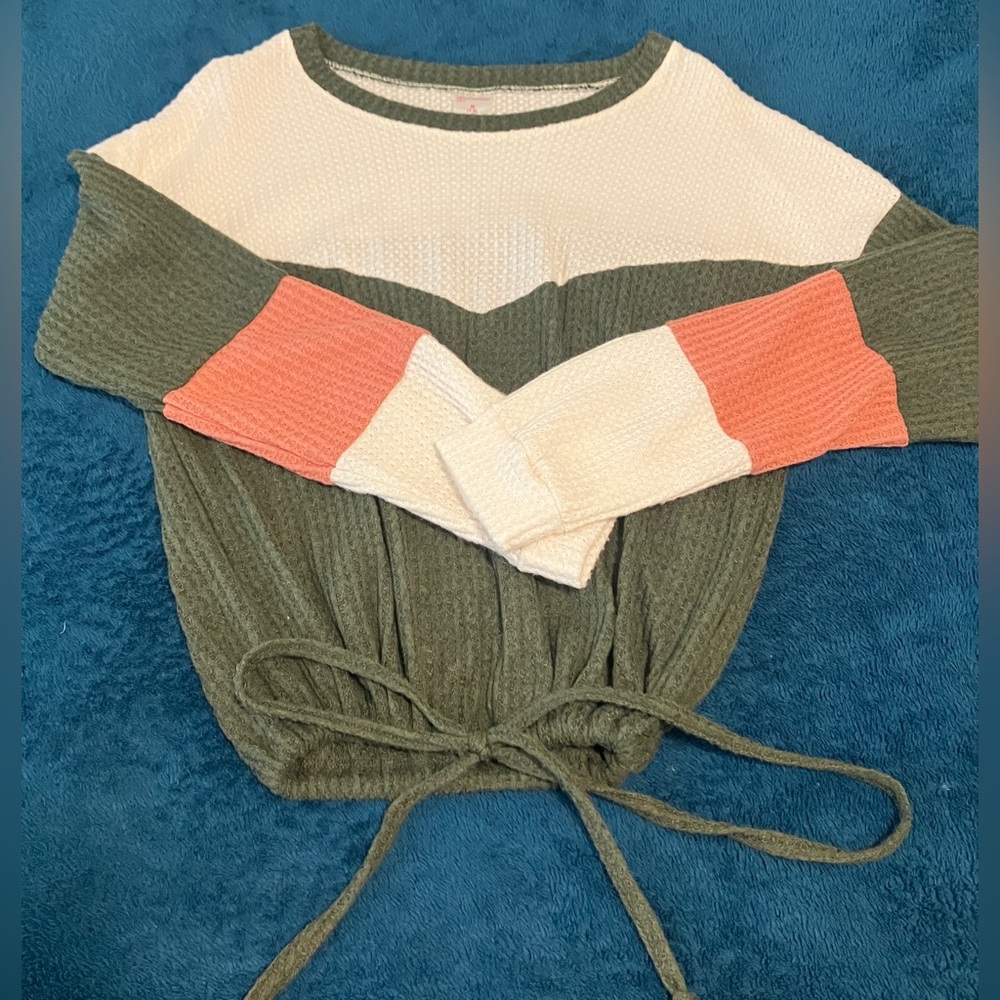 No Boundaries Women’s long sleeve shirt